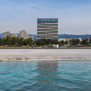 Bay Gulls Hotel